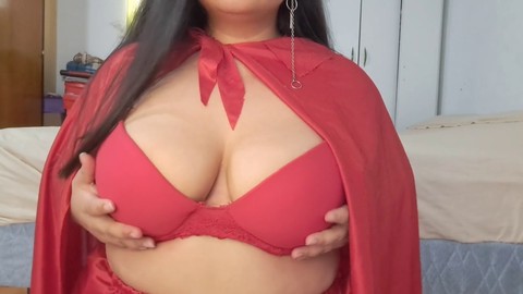 kurvige MILF mit riesigen natürlichen Brüsten auf der Suche nach ihrem Wolf