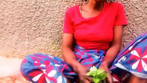 Tante Küsse und spielerische Interaktionen zu Hause mit Bedeside19