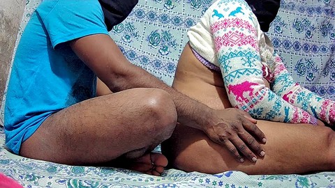 Una diciottenne con capezzoli sbarazzini si diverte con un amante più vecchio al matrimonio