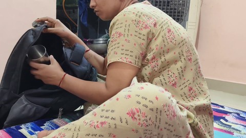 Das intime Video der Dorflehrerin Desi wird geleakt und geht viral